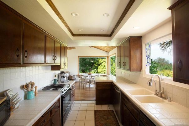 Dining room, Interior, Kitchen, Recessed Lighting, Tile Countertops, Wood Texture Flooring