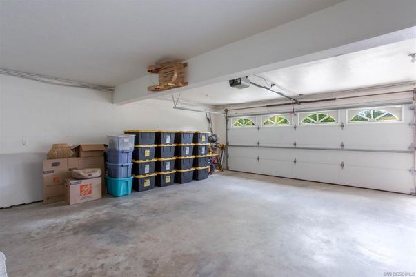 Garage, Interior