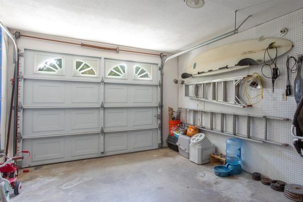 Garage, Interior