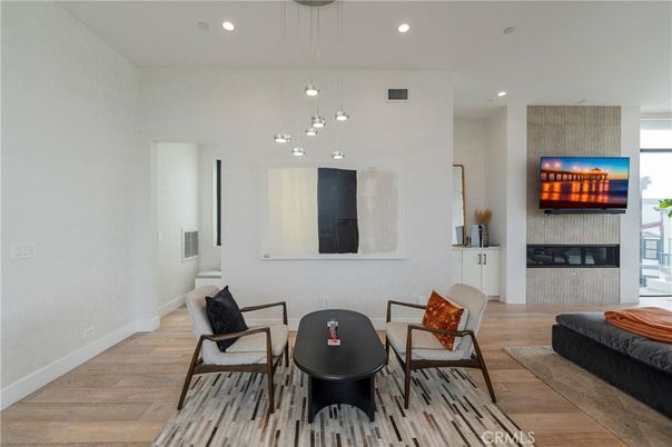Fireplace, Interior, Living room, Pendant Lights, Recessed Lighting, Wood Texture Flooring