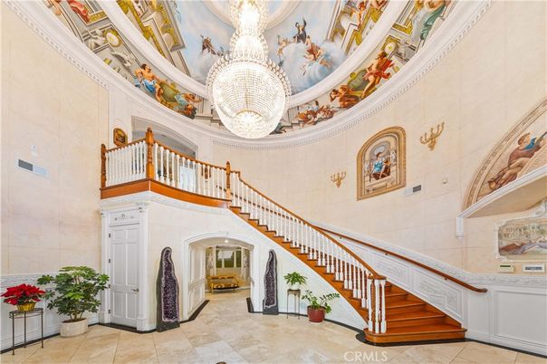 Chandelier, Interior