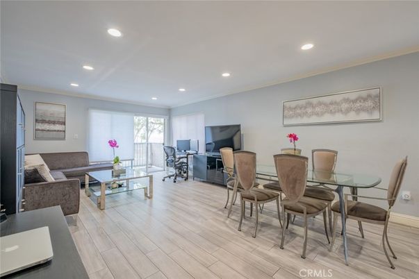 Dining room, Interior, Living room, Recessed Lighting, Wood Texture Flooring
