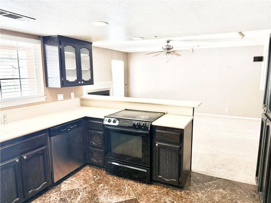 Fireplace, Interior, Kitchen, Recessed Lighting