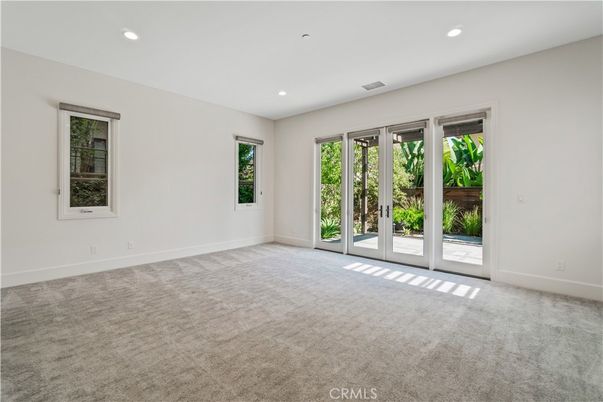 Empty room, Interior, Recessed Lighting