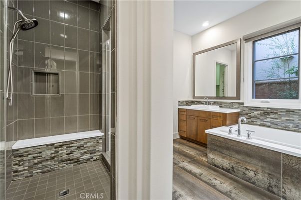 Bathroom, Interior, Recessed Lighting, Wood Texture Flooring