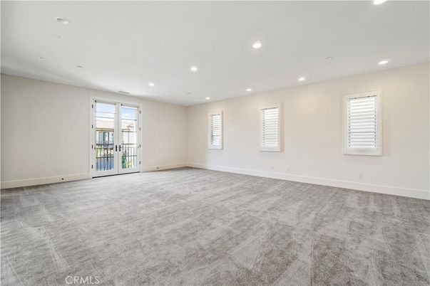 Empty room, Interior, Recessed Lighting