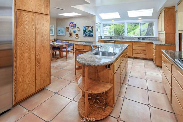 Dining room, Interior, Kitchen, Recessed Lighting, Stainless Steel Appliances