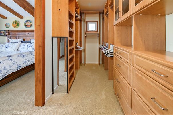 Bedroom, Interior, Walk-in Closets, Wooden Beams