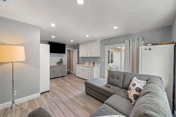 Interior, Kitchen, Living room, Recessed Lighting, Wood Texture Flooring