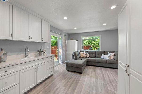 Interior, Kitchen, Living room, Recessed Lighting, Wood Texture Flooring
