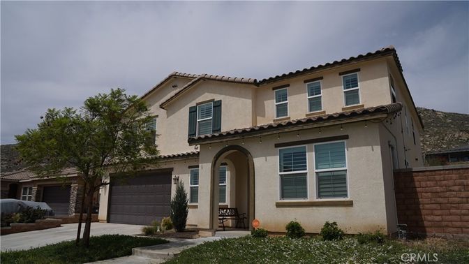 Attached, Exterior, Facade, Mediterranean