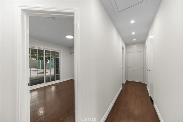 Interior, Recessed Lighting, Wood Texture Flooring