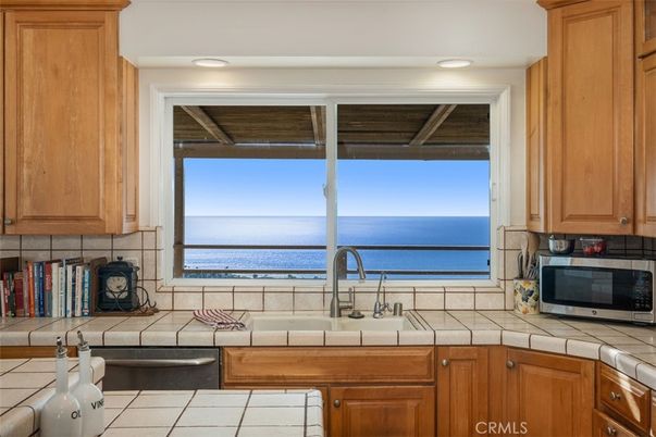 Interior, Kitchen, Recessed Lighting, Tile Countertops, Water