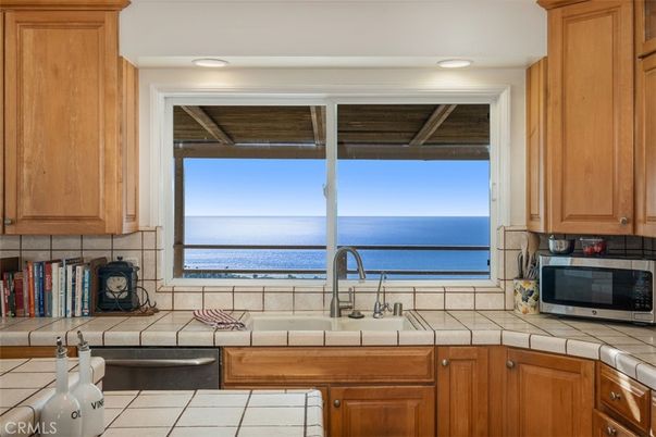 Interior, Kitchen, Recessed Lighting, Tile Countertops, Water