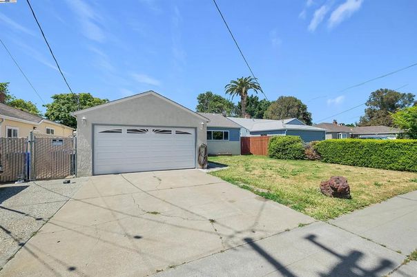 Backyard, Detached Garage, Exterior