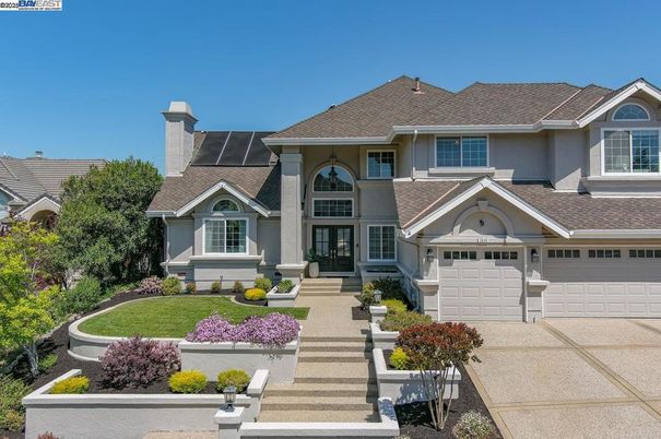 Attached, Exterior, Facade, French Provincial