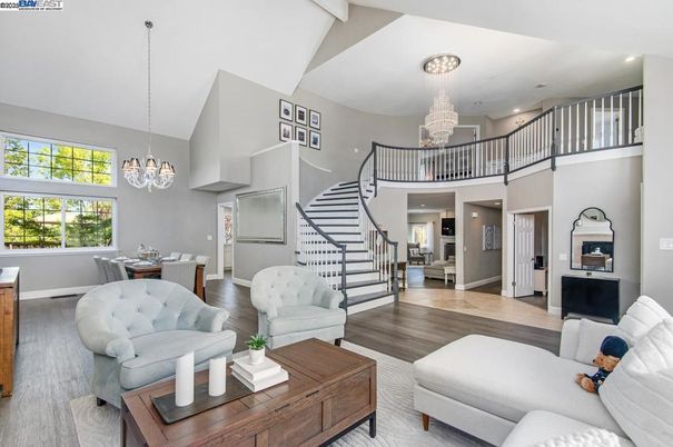 Chandelier, Dining room, Interior, Living room, Recessed Lighting, Wood Texture Flooring
