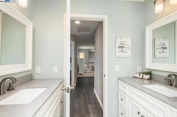 Bathroom, Interior, Recessed Lighting, Wood Texture Flooring