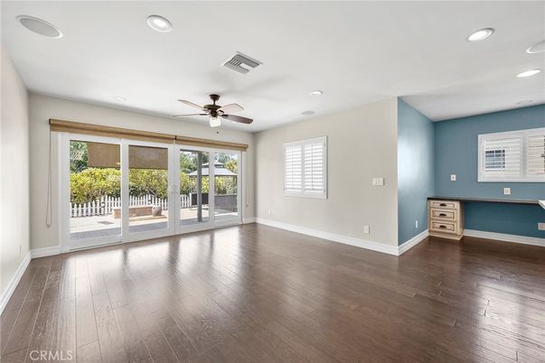 Empty room, Interior, Recessed Lighting, Wood Texture Flooring