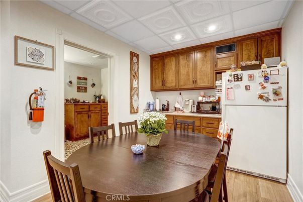 Dining room, Interior, Kitchen, Recessed Lighting, Wood Texture Flooring