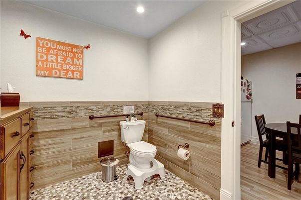 Bathroom, Interior, Recessed Lighting, Wood Texture Flooring
