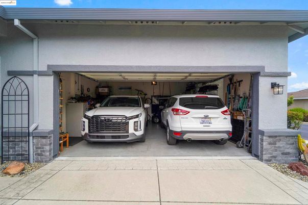 Exterior, Garage