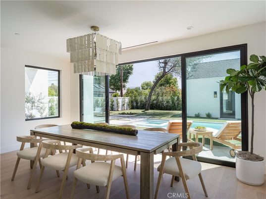 Chandelier, Dining room, Interior, Recessed Lighting, Wood Texture Flooring