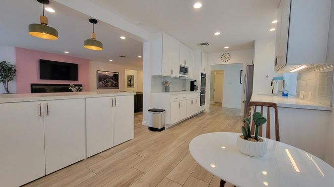 Dining room, Interior, Kitchen, Pendant Lights, Recessed Lighting, Wood Texture Flooring
