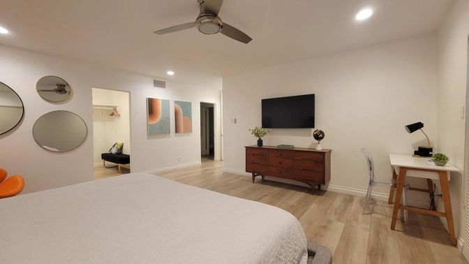 Bedroom, Home Office, Interior, Recessed Lighting, Wood Texture Flooring
