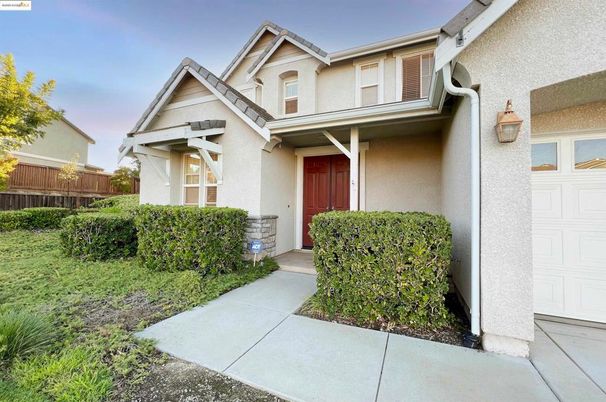 Exterior, Facade, American Craftsman