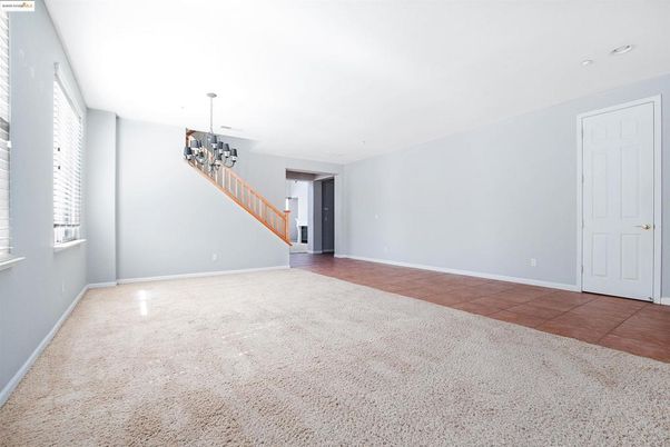 Chandelier, Empty room, Interior, Pendant Lights