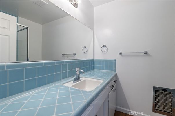 Bathroom, Interior, Tile Countertops