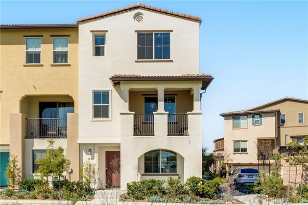 Exterior, Facade, Mediterranean