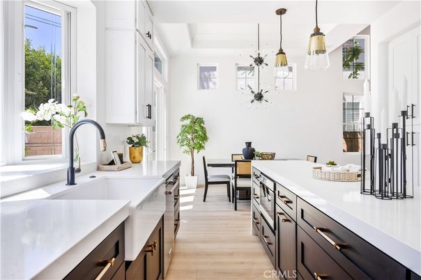 Dining room, Interior, Kitchen, Pendant Lights, Wood Texture Flooring