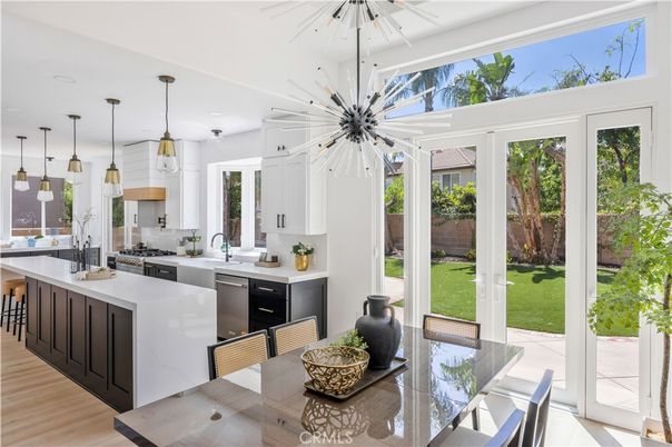 Dining room, Interior, Kitchen, Pendant Lights, Recessed Lighting, Wood Texture Flooring