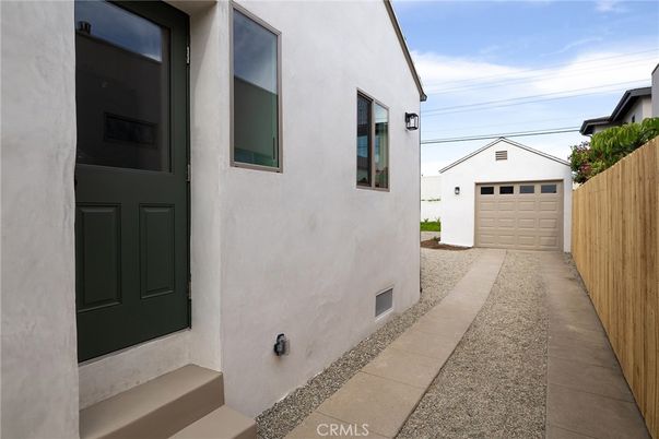 Detached Garage, Exterior