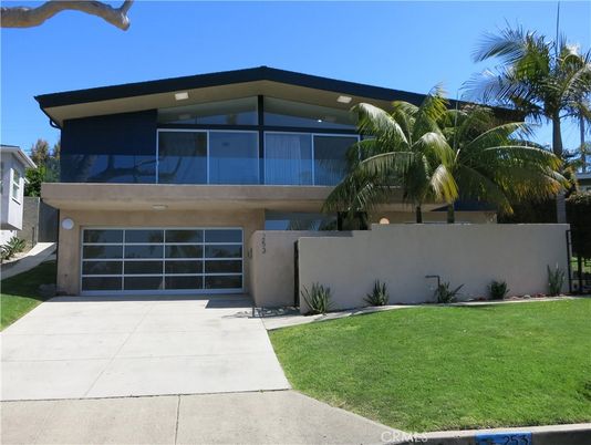 Attached, Exterior, Facade, Modern