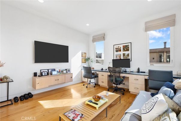 Home Office, Interior, Recessed Lighting, Wood Texture Flooring