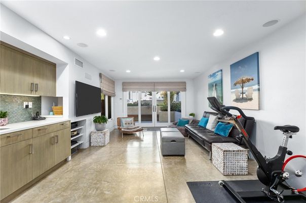 Fitness Equipment, Interior, Living room, Recessed Lighting