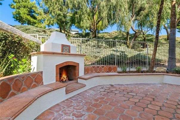 Exterior, Fireplace