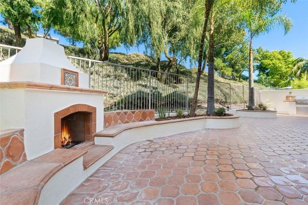 Exterior, Fireplace