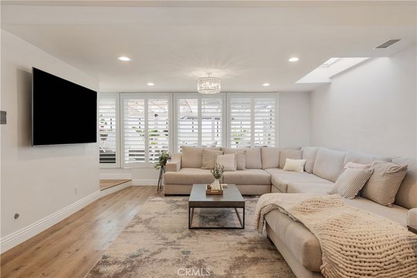 Chandelier, Interior, Living room, Recessed Lighting, Wood Texture Flooring