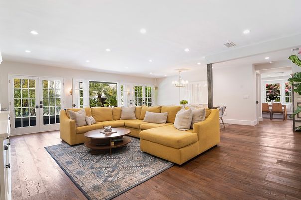 Chandelier, Interior, Living room, Recessed Lighting, Wood Texture Flooring