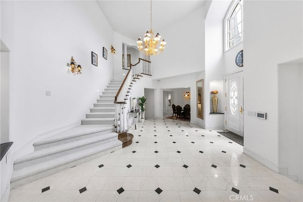 Chandelier, Interior
