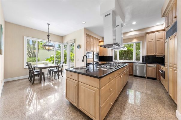 Dining room, Interior, Kitchen, Pendant Lights, Recessed Lighting, Stainless Steel Appliances