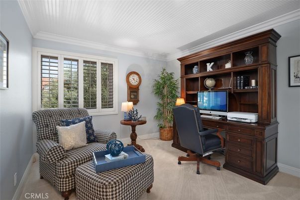 Home Office, Interior