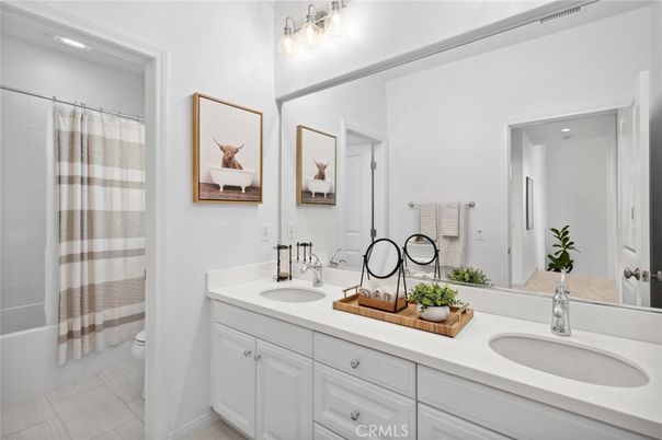 Bathroom, Dual Sink Vanities, Interior