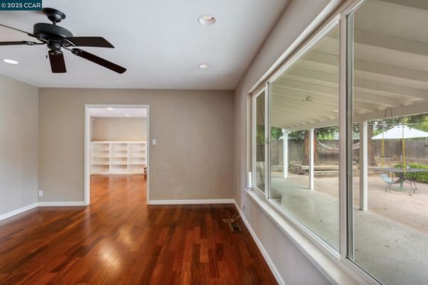 Empty room, Interior, Recessed Lighting, Wood Texture Flooring