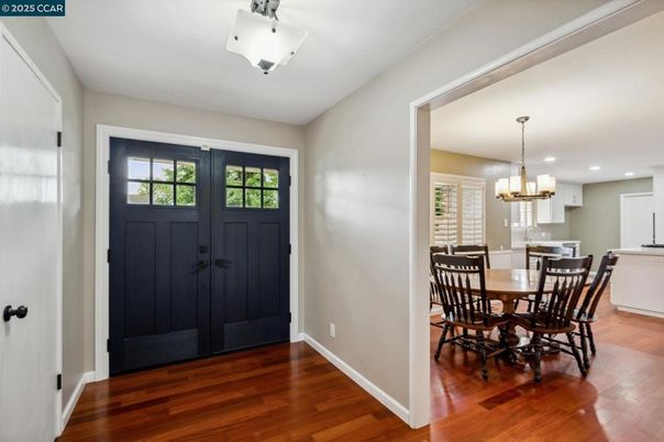 Chandelier, Dining room, Interior, Recessed Lighting, Wood Texture Flooring