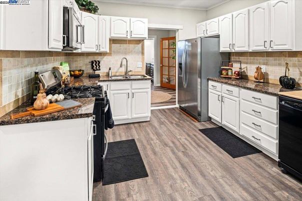 Interior, Kitchen, Stainless Steel Appliances, Wood Texture Flooring